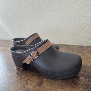 CROCS Sarah Belted Clogs Women's 6 Brown w/ Tan Suede Leather Strap  203631